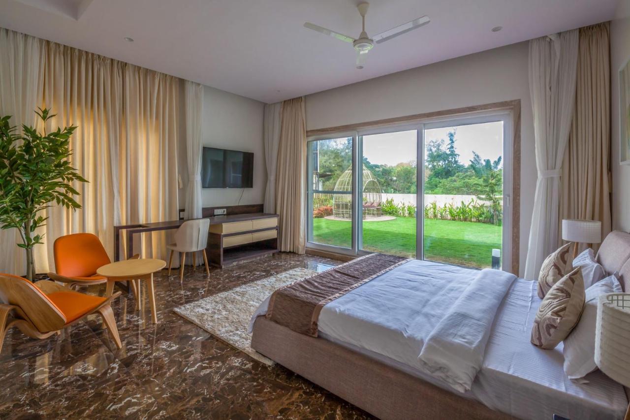 Villa Azul By Stayvista, Offering A Snooker Table, Terrace, Swimming Pool & A Spacious Lawn With A Charming Gazebo For A Perfect Getaway โลนาวาลา ภายนอก รูปภาพ